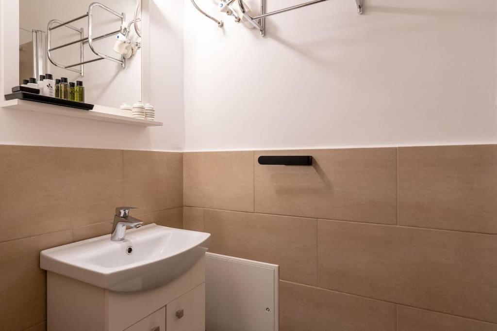 Practical 1Br Flat By Center By Hm Διαμέρισμα Βιέννη Εξωτερικό φωτογραφία