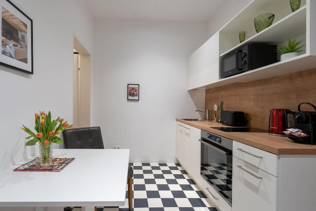Practical 1Br Flat By Center By Hm Διαμέρισμα Βιέννη Εξωτερικό φωτογραφία